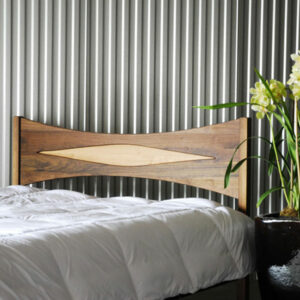 Tree Hollow contrasting wood bed